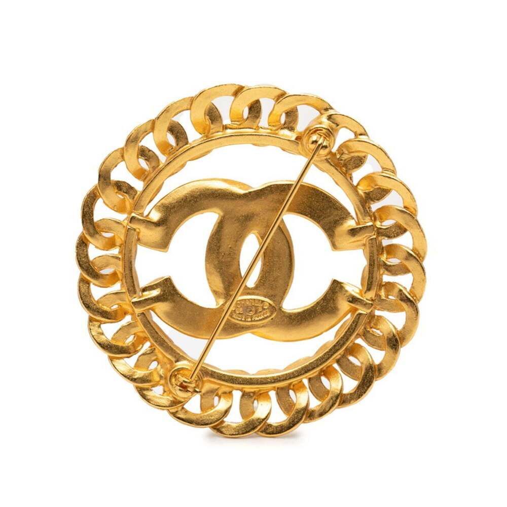 CHANEL Vintage Gold Logo Brooch - Picture 2 of 3